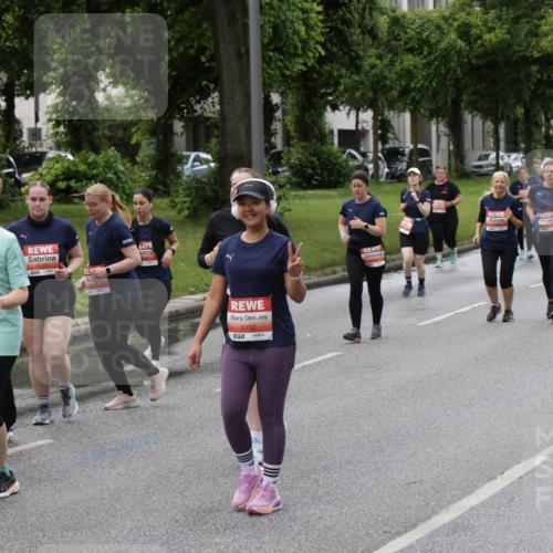 14.06.2026 - REWE Women's Run Jannik Wohlers http://msf.ph/oto/9814910 14.06.2026 10:42:27 Laufen 5028, 57, 5252, 657 meine-sportfotos.de