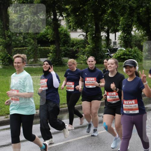 14.06.2026 - REWE Women's Run Jannik Wohlers http://msf.ph/oto/9814926 14.06.2026 10:42:28 Laufen 5632, 7, 5698, 5252 meine-sportfotos.de