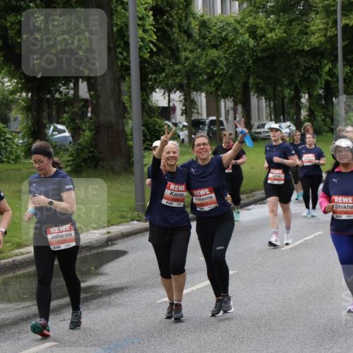 14.06.2026 - REWE Women's Run Jannik Wohlers http://msf.ph/oto/9814939 14.06.2026 10:42:30 Laufen 5663, 657, 5726, 57, 6014 meine-sportfotos.de
