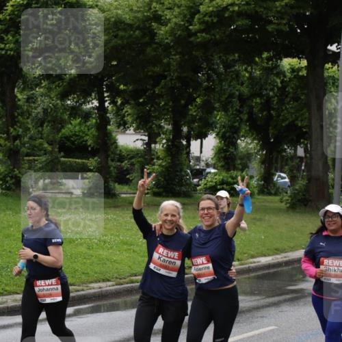 14.06.2026 - REWE Women's Run Jannik Wohlers http://msf.ph/oto/9814957 14.06.2026 10:42:32 Laufen 5593, 6014, 5726, 7, 5768 meine-sportfotos.de