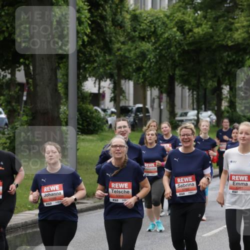 14.06.2026 - REWE Women's Run Jannik Wohlers http://msf.ph/oto/9814979 14.06.2026 10:42:37 Laufen 5299, 51, 5300, 57, 5762, 7, 5761, 7 meine-sportfotos.de