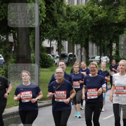 14.06.2026 - REWE Women's Run Jannik Wohlers http://msf.ph/oto/9814980 14.06.2026 10:42:37 Laufen 5299, 657, 5300, 7, 5762, 57, 5761, 7 meine-sportfotos.de