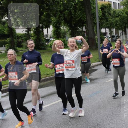 14.06.2026 - REWE Women's Run Jannik Wohlers http://msf.ph/oto/9814998 14.06.2026 10:42:40 Laufen 5299, 5300, 5987, 57, 5761, 5762, 57, 577 meine-sportfotos.de