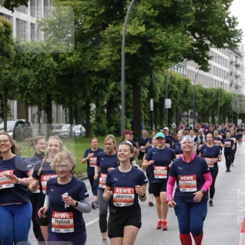 14.06.2026 - REWE Women's Run Jannik Wohlers http://msf.ph/oto/9815043 14.06.2026 10:42:47 Laufen 5081, 17, 5862, 5175, 657 meine-sportfotos.de