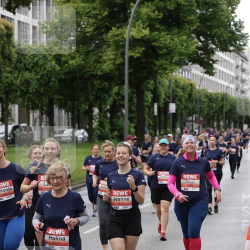 14.06.2026 - REWE Women's Run Jannik Wohlers http://msf.ph/oto/9815046 14.06.2026 10:42:48 Laufen 5949, 5081, 57, 5862, 5175, 7, 51 meine-sportfotos.de