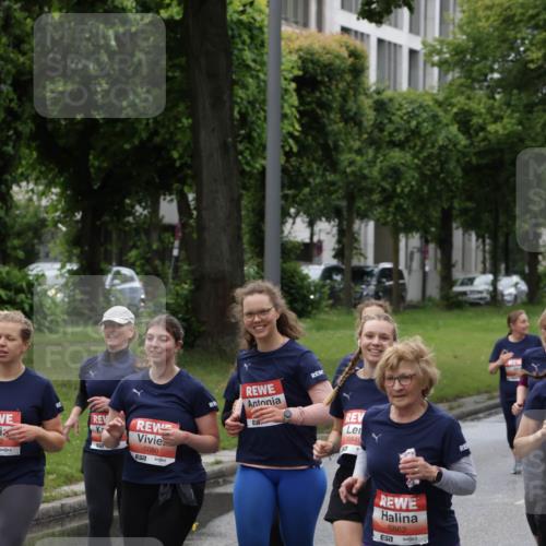 14.06.2026 - REWE Women's Run Jannik Wohlers http://msf.ph/oto/9815047 14.06.2026 10:42:48 Laufen 5080, 7, 5949, 7, 5862 meine-sportfotos.de