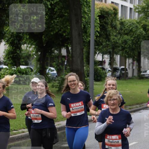 14.06.2026 - REWE Women's Run Jannik Wohlers http://msf.ph/oto/9815054 14.06.2026 10:42:49 Laufen 5080, 557, 5081, 7, 5862 meine-sportfotos.de