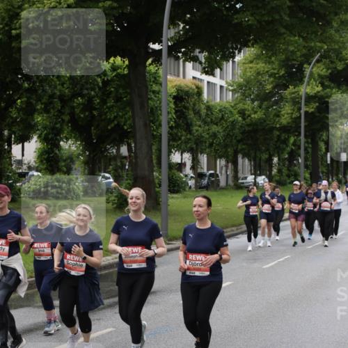 14.06.2026 - REWE Women's Run Jannik Wohlers http://msf.ph/oto/9815085 14.06.2026 10:42:55 Laufen 5127, 7, 5124 meine-sportfotos.de