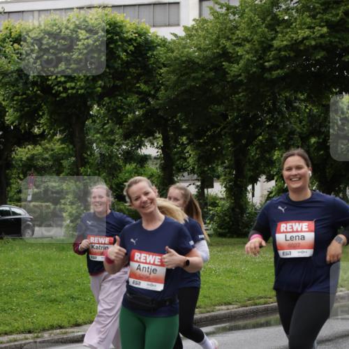 14.06.2026 - REWE Women's Run Jannik Wohlers http://msf.ph/oto/9815146 14.06.2026 10:43:10 Laufen 6498, 5296, 7, 6027, 577 meine-sportfotos.de
