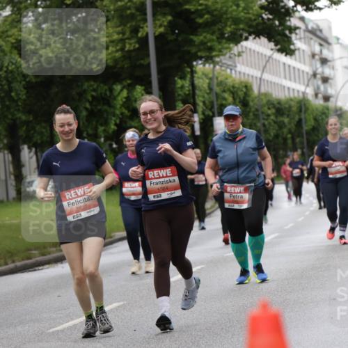 14.06.2026 - REWE Women's Run Jannik Wohlers http://msf.ph/oto/9815270 14.06.2026 10:43:36 Laufen 5304, 57, 5537, 57, 5564, 57 meine-sportfotos.de