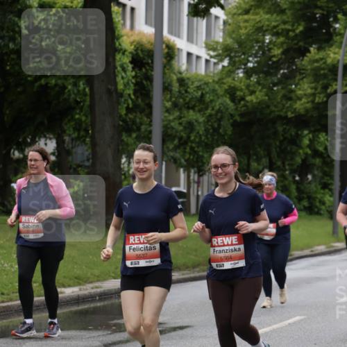 14.06.2026 - REWE Women's Run Jannik Wohlers http://msf.ph/oto/9815278 14.06.2026 10:43:38 Laufen 5537, 5564, 657 meine-sportfotos.de