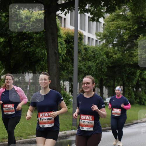14.06.2026 - REWE Women's Run Jannik Wohlers http://msf.ph/oto/9815286 14.06.2026 10:43:38 Laufen 5304, 651, 5537, 5564, 77 meine-sportfotos.de