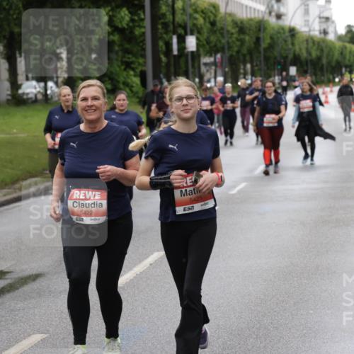 14.06.2026 - REWE Women's Run Jannik Wohlers http://msf.ph/oto/9815307 14.06.2026 10:43:48 Laufen 5422, 5425 meine-sportfotos.de