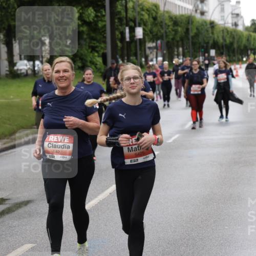 14.06.2026 - REWE Women's Run Jannik Wohlers http://msf.ph/oto/9815308 14.06.2026 10:43:49 Laufen 5422, 5425 meine-sportfotos.de
