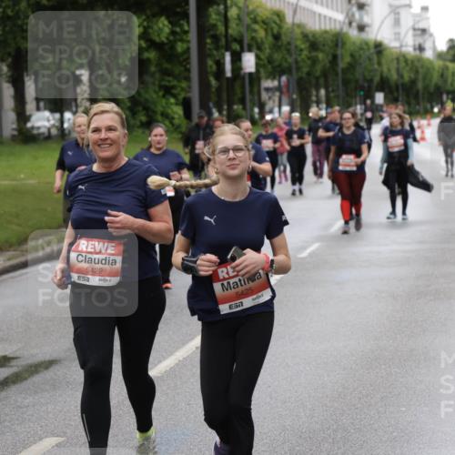 14.06.2026 - REWE Women's Run Jannik Wohlers http://msf.ph/oto/9815309 14.06.2026 10:43:49 Laufen 5422, 5425 meine-sportfotos.de