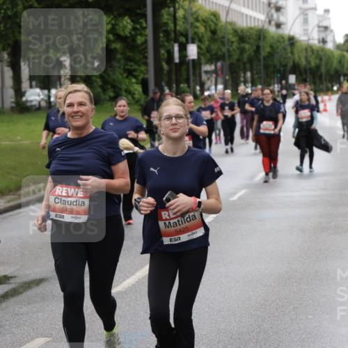 14.06.2026 - REWE Women's Run Jannik Wohlers http://msf.ph/oto/9815310 14.06.2026 10:43:49 Laufen 5422, 5425 meine-sportfotos.de