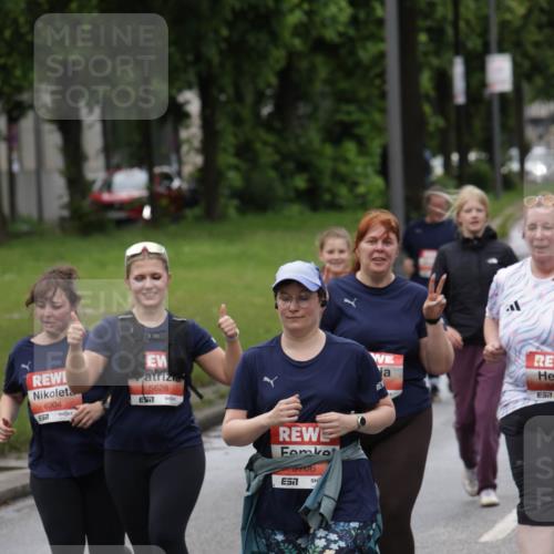 14.06.2026 - REWE Women's Run Jannik Wohlers http://msf.ph/oto/9815376 14.06.2026 10:44:06 Laufen 6004, 517, 5628, 5706, 7 meine-sportfotos.de