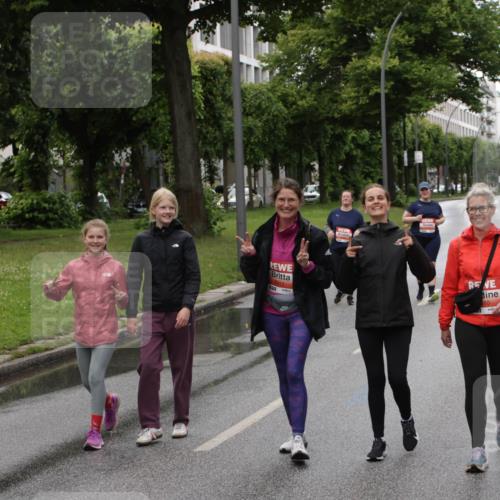 14.06.2026 - REWE Women's Run Jannik Wohlers http://msf.ph/oto/9815393 14.06.2026 10:44:14 Laufen 651, 10 meine-sportfotos.de