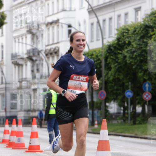 14.06.2026 - REWE Women's Run Jannik Wohlers http://msf.ph/oto/9815759 14.06.2026 10:48:57 Laufen 6051, 1 meine-sportfotos.de