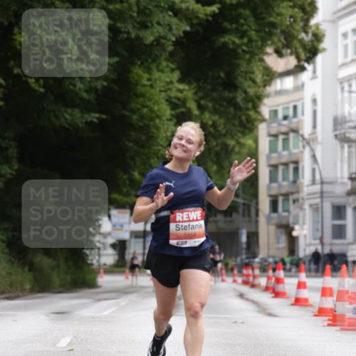 14.06.2026 - REWE Women's Run Jannik Wohlers http://msf.ph/oto/9815820 14.06.2026 10:49:26 Laufen 5458, 7 meine-sportfotos.de