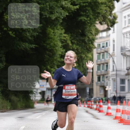 14.06.2026 - REWE Women's Run Jannik Wohlers http://msf.ph/oto/9815822 14.06.2026 10:49:26 Laufen 5458 meine-sportfotos.de