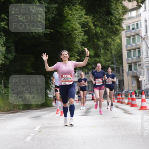 14.06.2026 - REWE Women's Run Jannik Wohlers http://msf.ph/oto/9815875 14.06.2026 10:49:45 Laufen 5306, 57 meine-sportfotos.de