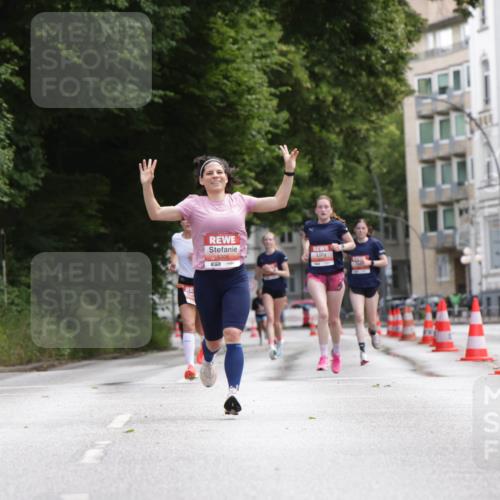 14.06.2026 - REWE Women's Run Jannik Wohlers http://msf.ph/oto/9815877 14.06.2026 10:49:45 Laufen 5306 meine-sportfotos.de