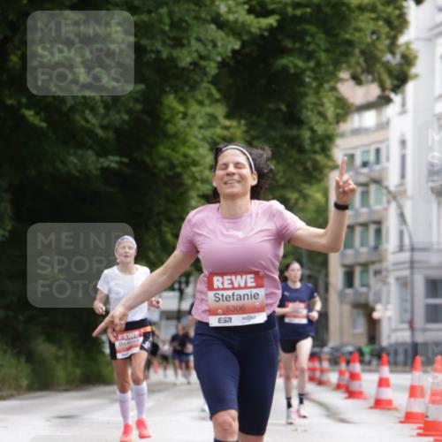 14.06.2026 - REWE Women's Run Jannik Wohlers http://msf.ph/oto/9815889 14.06.2026 10:49:48 Laufen 5306, 7 meine-sportfotos.de