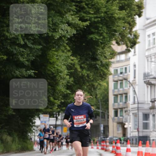 14.06.2026 - REWE Women's Run Jannik Wohlers http://msf.ph/oto/9816107 14.06.2026 10:50:40 Laufen 5434 meine-sportfotos.de