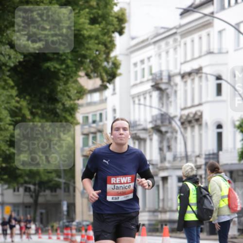 14.06.2026 - REWE Women's Run Jannik Wohlers http://msf.ph/oto/9816117 14.06.2026 10:50:42 Laufen 5434 meine-sportfotos.de