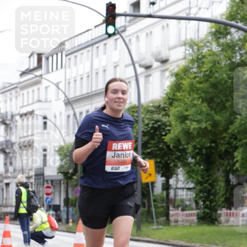 14.06.2026 - REWE Women's Run Jannik Wohlers http://msf.ph/oto/9816133 14.06.2026 10:50:44 Laufen 5434 meine-sportfotos.de