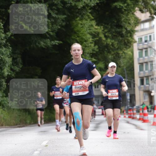 14.06.2026 - REWE Women's Run Jannik Wohlers http://msf.ph/oto/9816147 14.06.2026 10:50:54 Laufen 5613, 7, 5715, 651 meine-sportfotos.de