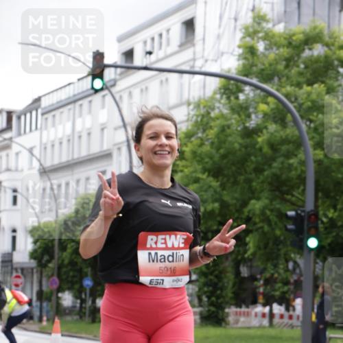 14.06.2026 - REWE Women's Run Jannik Wohlers http://msf.ph/oto/9816249 14.06.2026 10:51:17 Laufen 5916 meine-sportfotos.de