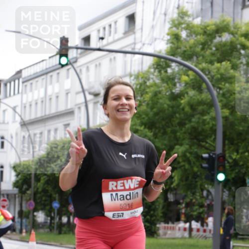 14.06.2026 - REWE Women's Run Jannik Wohlers http://msf.ph/oto/9816250 14.06.2026 10:51:17 Laufen 411, 5916, 57 meine-sportfotos.de