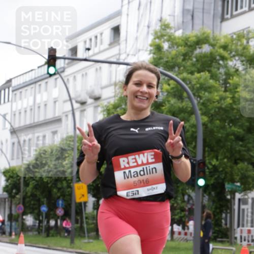 14.06.2026 - REWE Women's Run Jannik Wohlers http://msf.ph/oto/9816253 14.06.2026 10:51:17 Laufen 01, 5916, 040, 66, 93, 02, 22 meine-sportfotos.de