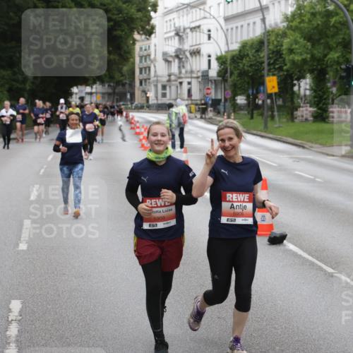 14.06.2026 - REWE Women's Run Jannik Wohlers http://msf.ph/oto/9818696 14.06.2026 11:01:24 Laufen 60, 5909, 5908 meine-sportfotos.de