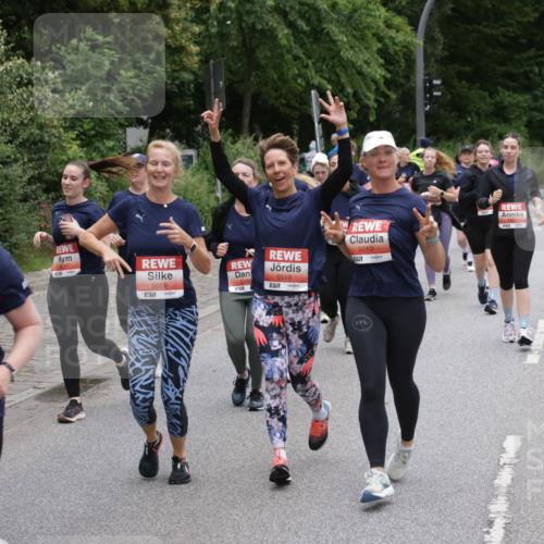 14.06.2026 - REWE Women's Run Jannik Wohlers http://msf.ph/oto/9818815 14.06.2026 11:02:00 Laufen 5807, 57, 5019, 577, 5016, 5188, 5018 meine-sportfotos.de