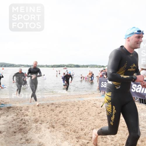 21.06.2026 - Viking Triathlon Michael Strokosch http://msf.ph/oto/9819014 21.06.2026 10:35:34 Schwimmen 49, 136, 194, 242, 311, 380, 430, 490, 501, 551 meine-sportfotos.de