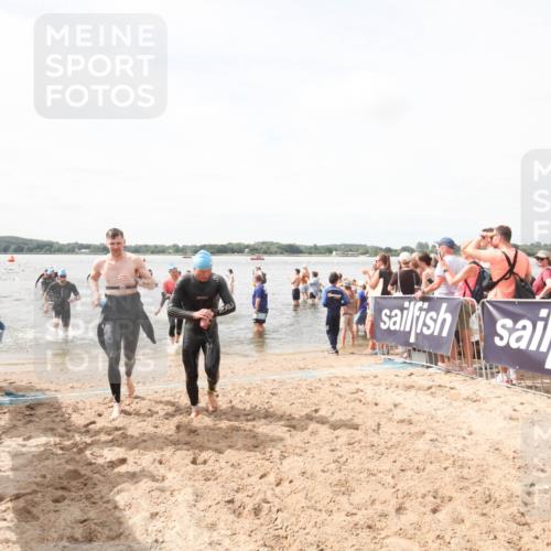 21.06.2026 - Viking Triathlon Michael Strokosch http://msf.ph/oto/9819186 21.06.2026 10:42:31 Schwimmen 45, 72, 296, 348, 393 meine-sportfotos.de