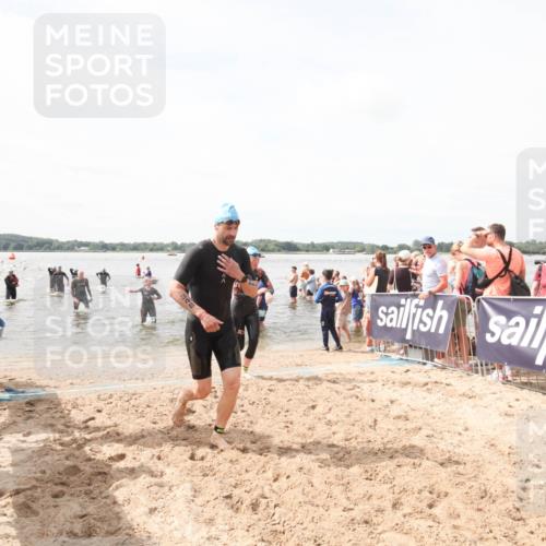 21.06.2026 - Viking Triathlon Michael Strokosch http://msf.ph/oto/9819191 21.06.2026 10:42:34 Schwimmen 45, 72, 296, 348, 393 meine-sportfotos.de