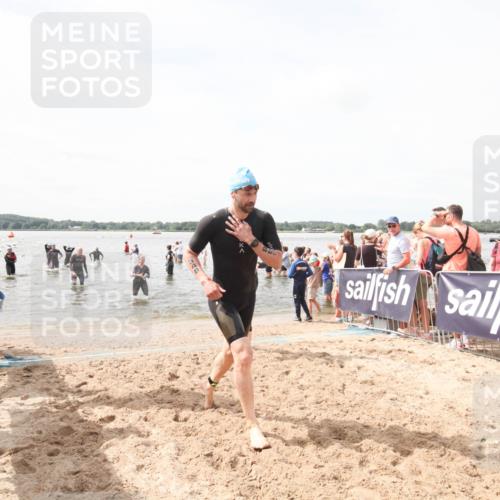 21.06.2026 - Viking Triathlon Michael Strokosch http://msf.ph/oto/9819192 21.06.2026 10:42:35 Schwimmen 45, 72, 296, 348, 393 meine-sportfotos.de