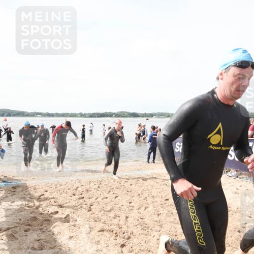 21.06.2026 - Viking Triathlon Michael Strokosch http://msf.ph/oto/9819220 21.06.2026 10:43:27 Schwimmen 69, 251, 287, 473, 511, 528, 533, 645 meine-sportfotos.de