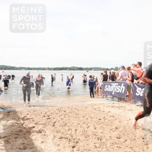 21.06.2026 - Viking Triathlon Michael Strokosch http://msf.ph/oto/9819227 21.06.2026 10:43:41 Schwimmen 93, 351, 459, 470, 521, 618 meine-sportfotos.de