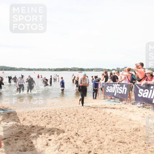 21.06.2026 - Viking Triathlon Michael Strokosch http://msf.ph/oto/9819275 21.06.2026 10:45:23 Schwimmen 48, 151, 258, 326, 345, 354, 366 meine-sportfotos.de