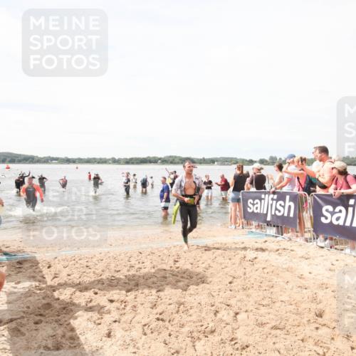 21.06.2026 - Viking Triathlon Michael Strokosch http://msf.ph/oto/9819315 21.06.2026 10:46:29 Schwimmen 91, 322, 324, 497, 555 meine-sportfotos.de