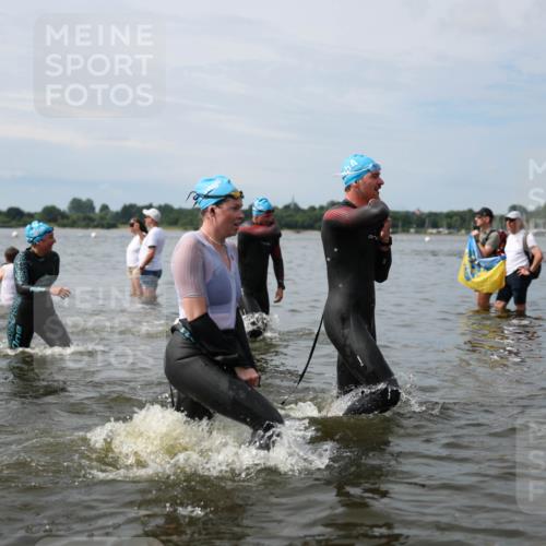 21.06.2026 - Viking Triathlon Michael Strokosch http://msf.ph/oto/9819495 21.06.2026 10:45:17 Schwimmen 37, 48, 85, 105, 147, 151, 158, 258, 273, 274, 302, 326, 354, 366, 376, 540, 562, 635 meine-sportfotos.de