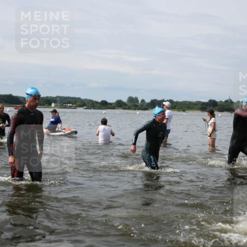 21.06.2026 - Viking Triathlon Michael Strokosch http://msf.ph/oto/9819496 21.06.2026 10:45:18 Schwimmen 37, 48, 85, 105, 147, 158, 258, 273, 274, 302, 326, 354, 366, 376, 540, 562, 635 meine-sportfotos.de