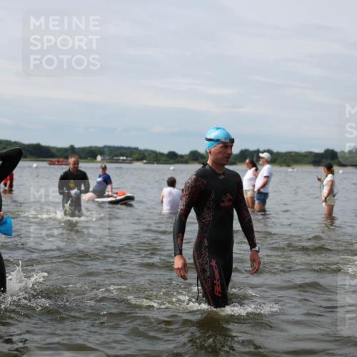 21.06.2026 - Viking Triathlon Michael Strokosch http://msf.ph/oto/9819501 21.06.2026 10:45:20 Schwimmen 37, 48, 54, 85, 105, 147, 158, 258, 273, 274, 302, 326, 354, 376, 540, 562, 635 meine-sportfotos.de