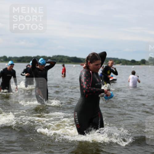 21.06.2026 - Viking Triathlon Michael Strokosch http://msf.ph/oto/9819503 21.06.2026 10:45:21 Schwimmen 37, 48, 54, 85, 105, 147, 158, 258, 273, 274, 302, 354, 376, 540, 562, 635 meine-sportfotos.de