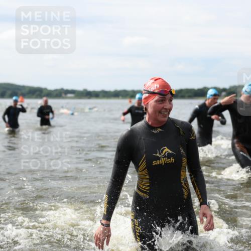 21.06.2026 - Viking Triathlon Michael Strokosch http://msf.ph/oto/9819507 21.06.2026 10:45:22 Schwimmen 37, 48, 54, 85, 105, 147, 158, 258, 273, 274, 302, 354, 376, 540, 562, 635 meine-sportfotos.de